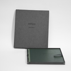 Embraces de Martin Bogren